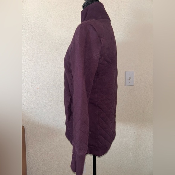 Gently used women’s Lululemon color sweater size small - Picture 2 of 6